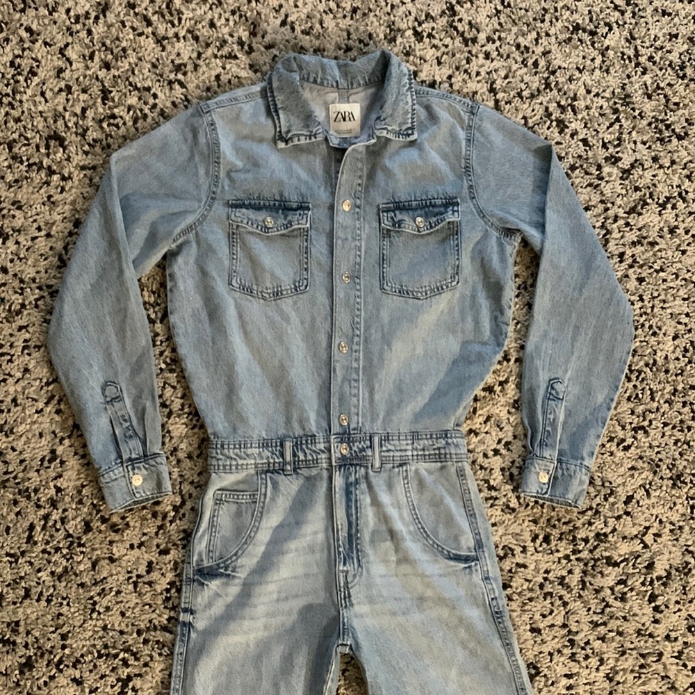 Zara Women’s Snap Button Light Denim Jumpsuit Size Small